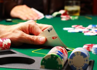 Что нужно для того, чтобы стать профессиональным игроком в покер?