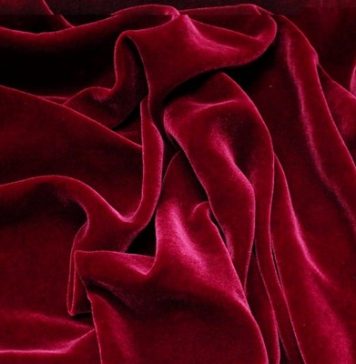 Одели в футболки «ням-ням» и съели супермоделей из Мексики: дело Эпштейна напомнило мировым СМИ историю из 2009 года