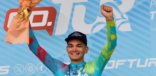 Лев Гонов переходит из континентальной команды в Мировой Тур