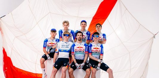 Red Bull – BORA – hansgrohe обновила дизайн формы на 2026 год