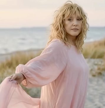 Потерявшая голос Пугачева шокировала россиян новой песней: «Надо вовремя уходить на пенсию» — БлокнотРУ — Пугачева Алла. Алла Пугачевва. Пугачева. Пугачева последние новости на сегодня. Пугачева последние новости. Скандал с Пугачевой. Интервью Пугачевой. Новости о семье Аллы Пугачевой. Новости шоу-бизнеса. Новости шоу-бизнеса России сегодня. Новости шоу-бизнеса России. Новости шоу-бизнеса России сегодня 2025. Новости шоу бизнеса России сегодня. Новости шоу-бизнеса россии сегодня 2025. Последние новости шоу бизнеса России. Шоу бизнес России сегодня.