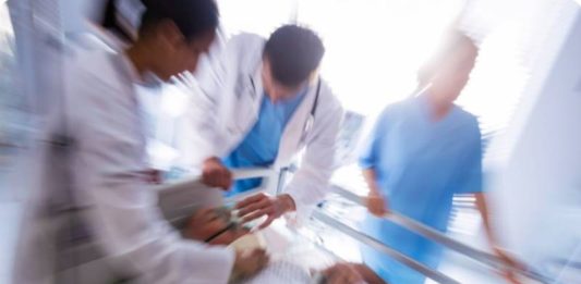 «Это была минута для последнего «прости»: реаниматолог-иеромонах раскрыл, что видят умирающие