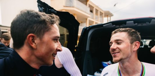 Red Bull – BORA – hansgrohe одерживает победу в командной гонке на Майорке