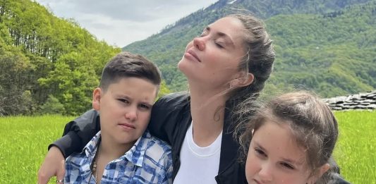 13-летний сын Павла Прилучного практически не видится с отцом после возвращения к Агате Муцениеце