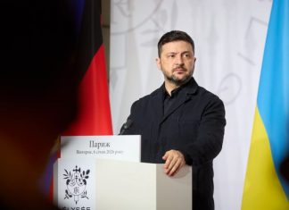 «Я ожидаю ответ от РФ по мирному плану до конца этого месяца»: Зеленский поставил Москве ультиматум и спрятался за спиной Трампа