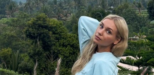 «Когда-нибудь я перестану доказывать»: Кристина Асмус упрекнула маму в ее день рождения — БлокнотРУ — Кристина Асмус новости. Новости Кристина Асмус. Кристина Асмус. Кристина Асмус последние новости. Кристина Асмус последние новости. Кристина Асмус последние новости сегодня. Новости шоу бизнеса. Новости шоу-бизнеса. Новости шоу бизнеса России. Новости шоу-бизнеса России. Шоу бизнес России свежие новости. Шоу-бизнес России свежие новости.