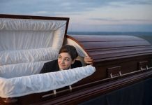 Криминал происшестивия: чиновница 13 лет притворялась мёртвой, чтобы не сесть в тюрьму за коррупцию — БлокнотРУ — Новости. Криминальные новости с мигрантами Россия. Криминал происшествия. Криминальные новости России с мигрантами. Новости криминала. Криминал новости. Криминальные новости. Криминал и происшествия. Происшествия и криминал. Происшествия и криминал в России. Происшествия и криминал в России сегодня.