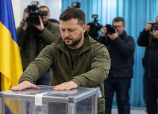 Почему Зеленский увиливает от выборов на Украине и пытается референдумом о мирных переговорах снять с себя ответственность