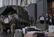 В Киеве паника: пророссийское подполье узнало об экстренном вывозе документов из госучреждений столицы — БлокнотРУ — Когда закончится СВО? Новости СВО. Новости Киева. Когда закончится СВО. Новости СВО сегодня. Киев новости. Удары по Киеву сегодня. Новости Киев. Киев последние новости на сегодня. Новости с фронта. СВО новости. Новости Киева сегодня. Киев последние новости. Удары по Киеву последние новости. СВО на Украине последние новости сегодня. Обстановка в Киеве сегодня.