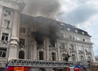 Новости СВО: горит здание СБУ в центре Киева. Нанесен удар по украинским террористам — БлокнотРУ — Новости СВО. СВО новости. Когда закончится СВО последние новости? Новости СВО на сегодня. Новости Украины. Новости России. Когда закончится война на Украине? Когда закончится война? Когда закончиося война на Украине с Россией? Когда закончится война на Украине последние новости. Когда закончится СВО на Украине?