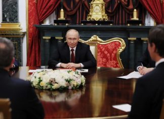 Зеленский последние новости: России – снятие санкций, Владимиру Зеленскому – индульгенцию. Смотрим первые итоги ночной встречи в Кремле Путина с «Витьком и зятьком» — БлокнотРУ — Путин новости. Путин. Новости Путин. Путин последние новости. Путин новости сегодня. Трамп и Путин. Путин и Трамп. Когда Путин закончит Войну? Когда Путин закончит СВО? Рейтинг Путина на сегодняшний день. Ванга о Путине и России. Рейтинг Путина. Когда Путин прекратит СВО?