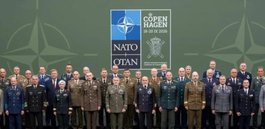 «Эти всегда лохов находят»: после визита в Киев глава Военного комитета НАТО сделал шокирующее признание о «лучшей победе»